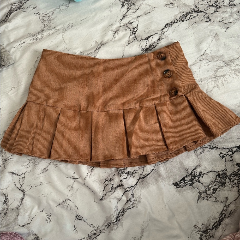 Pleated skirt